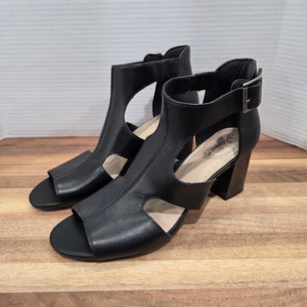 Clarks Deva Heidi Sandals Women 9 Black Leather Peep Toe Block Heel Buckle Strap